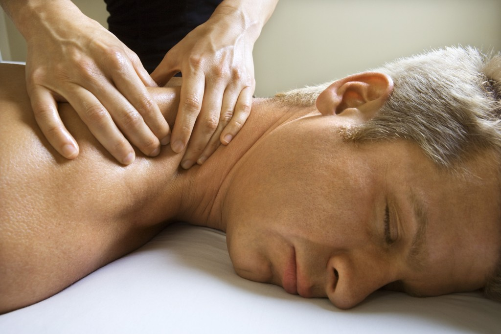 4 benefits deep tissue massage